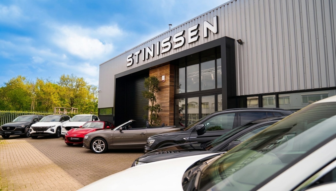 Het pand van Stinissen Auto's aan de Slakweg 45, 7011 EW Gaanderen